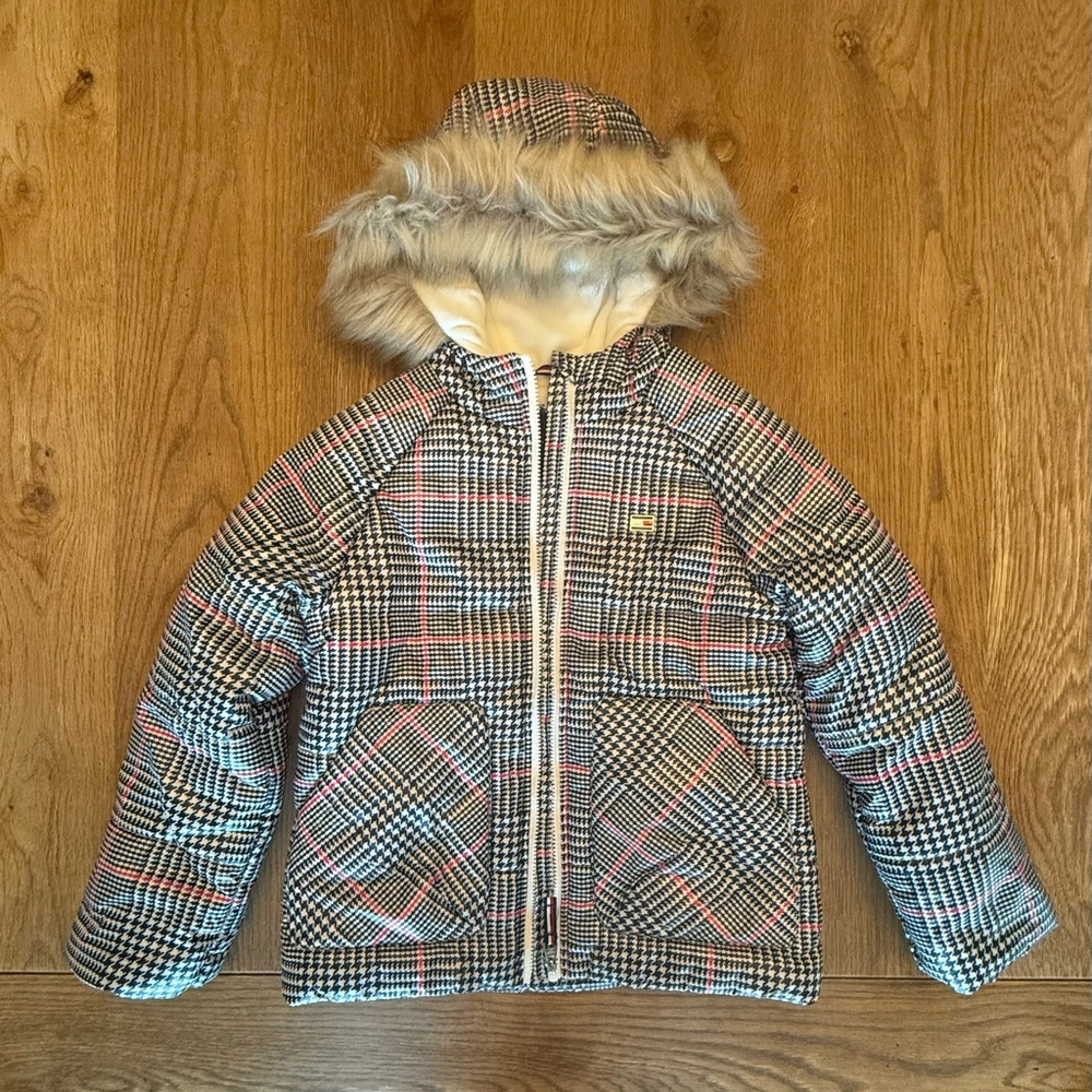 Girl’s Tommy Hilfiger
Toddler Glenplaid Hooded Puffer Jacket Size M 8/10